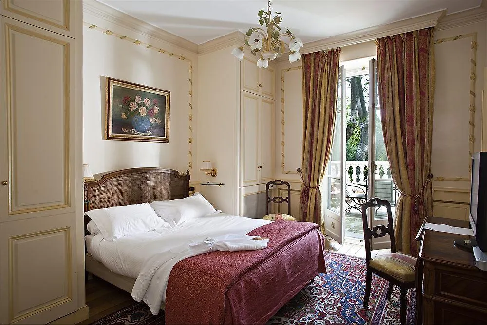 Hostellerie Les Frenes Awinion 4*,